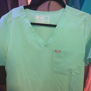 FIGS Surgical Green One Pocket Scrub Top